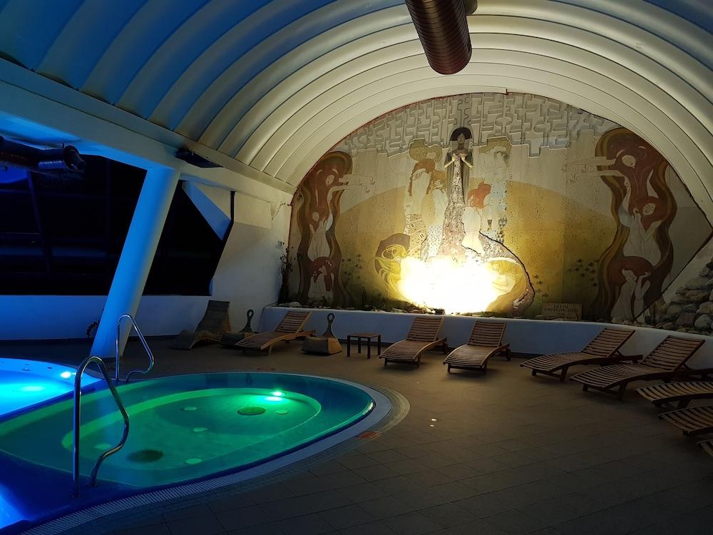 Family Hotel Schloss Rosenegg Fieberbrunn Eksteriør billede