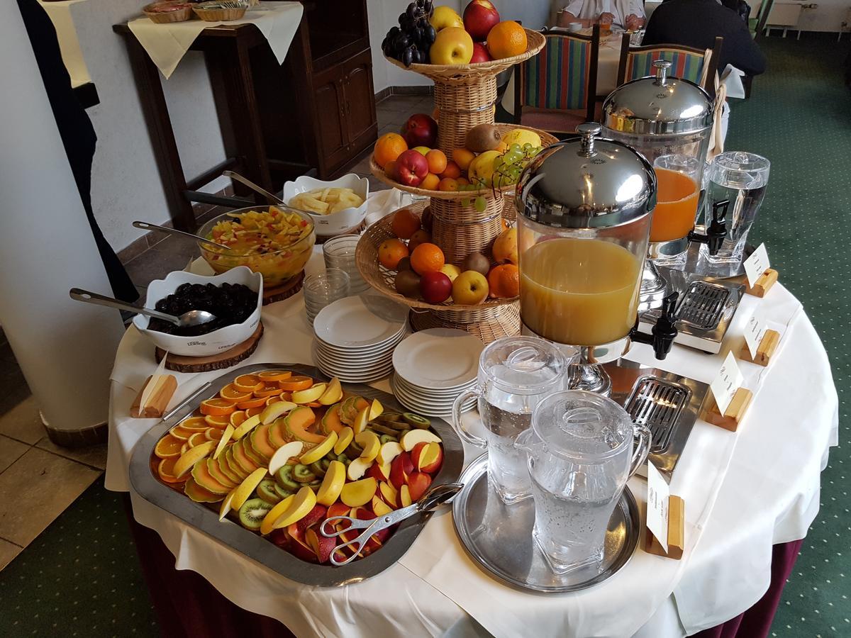Family Hotel Schloss Rosenegg Fieberbrunn Eksteriør billede