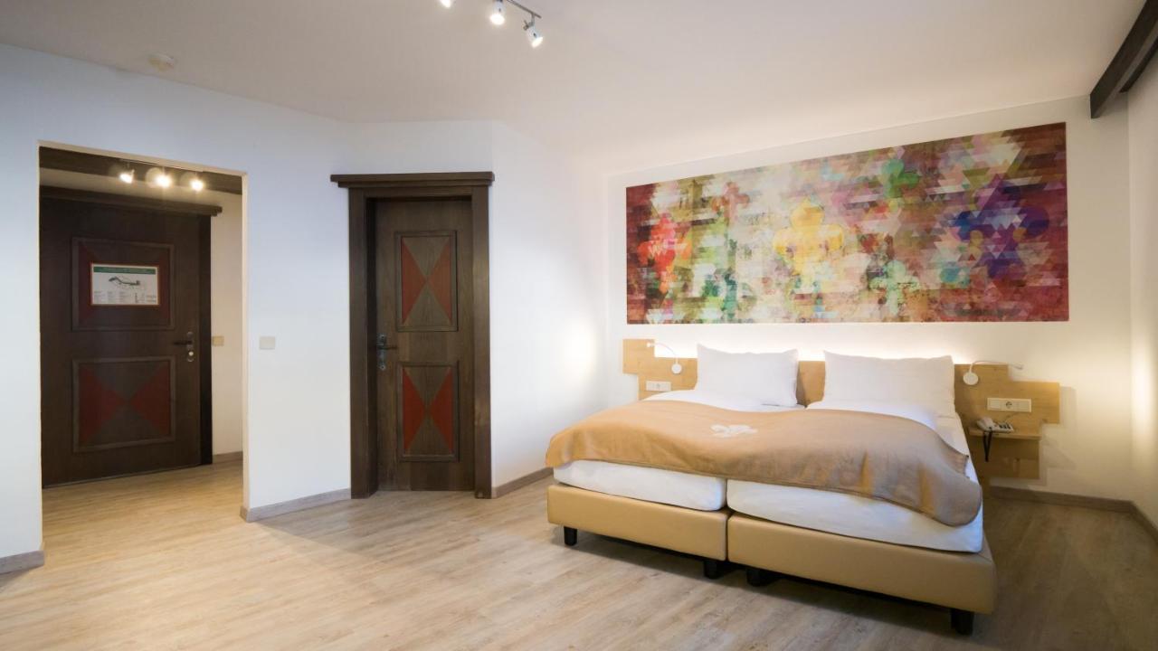 Family Hotel Schloss Rosenegg Fieberbrunn Eksteriør billede