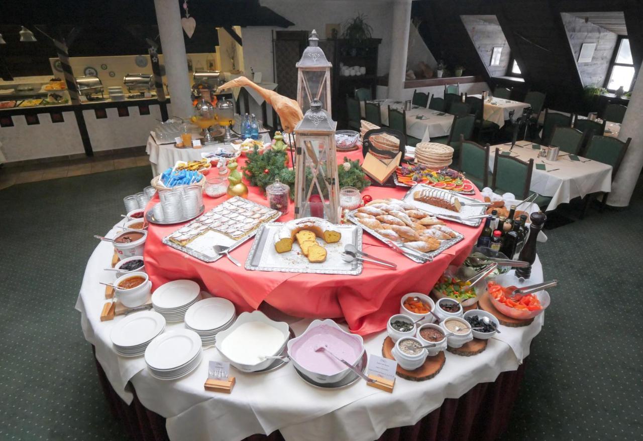 Family Hotel Schloss Rosenegg Fieberbrunn Eksteriør billede